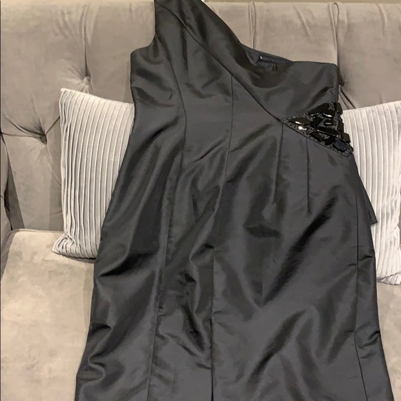 Black dress by Jessica Simpson - Picture 4 of 8